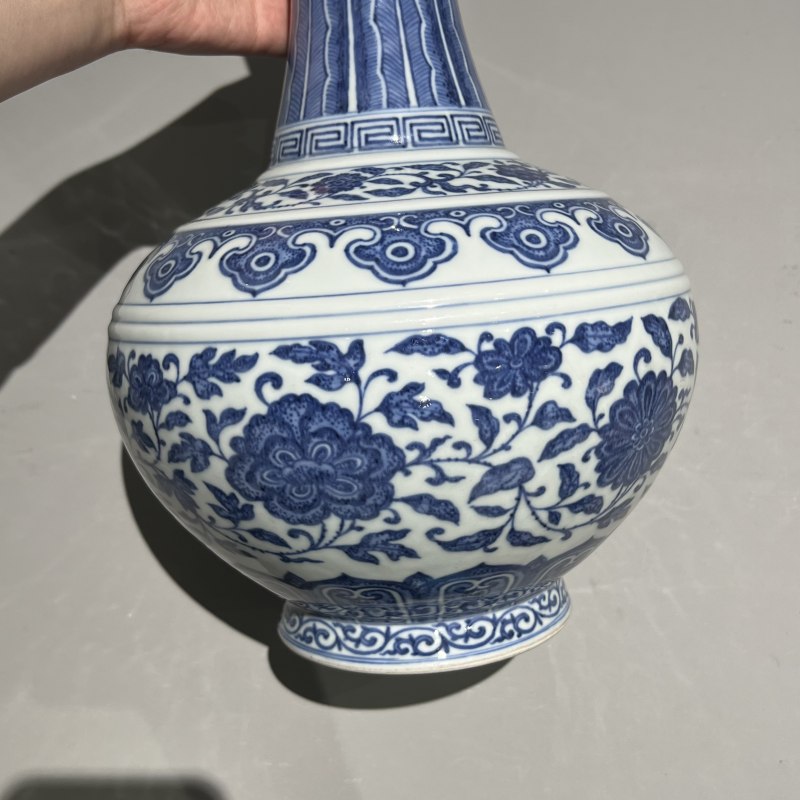 清道光 青花缠枝莲纹玉壶春瓶 - 图6