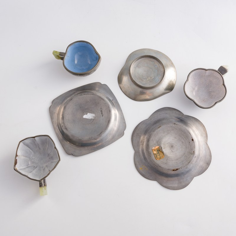 清代/民國 紫砂包錫杯八個 | A collection of Chinese pewter-mounted Yixing cups and trays, Qing/Republic period - 图10