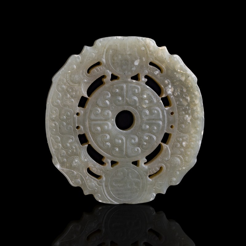 十八世紀 玉雕螭龍紋雙璜璧 | A Chinese carved jade double-huang bi disc with 'chilong', 18th century - 图4