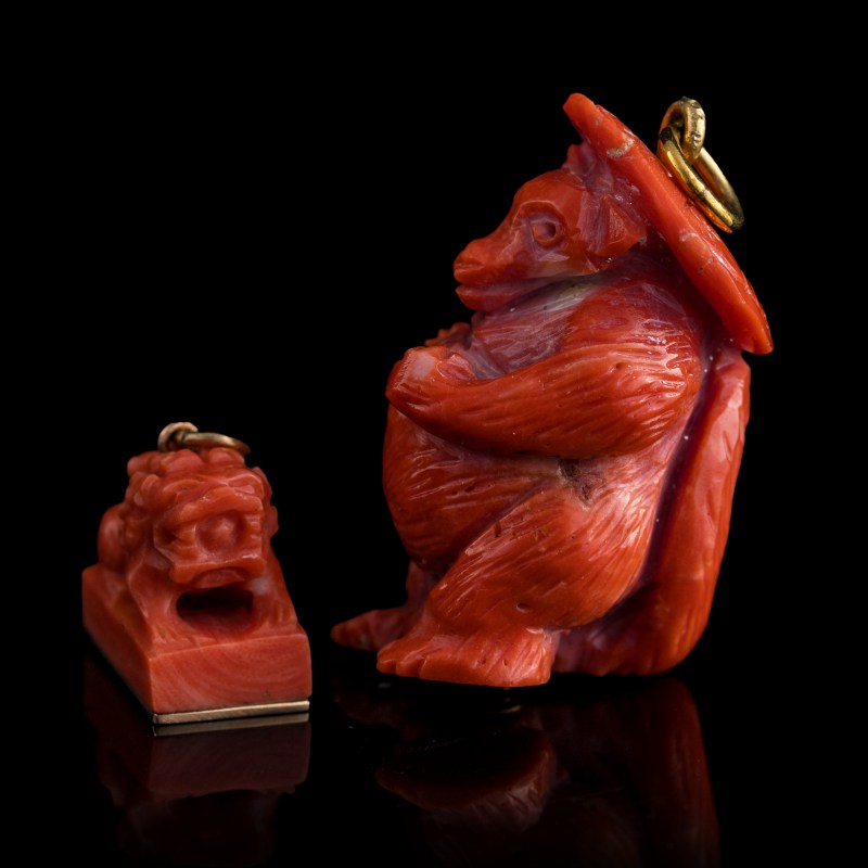 十九世紀 珊瑚挂件及印章 | A Chinese coral pendant and seal, 19th century - 图2