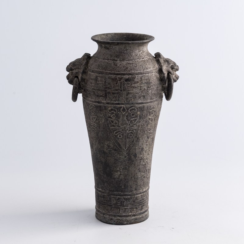 明代 銅鋪首尊 | A Chinese bronze zun vase with beast-mask handles, Ming dynasty