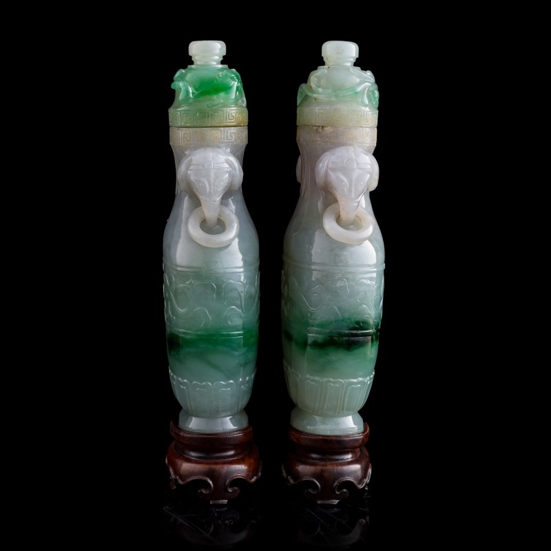 清代 翡翠環耳蓋瓶一對（附原配老錦盒及硬木座） | A pair of Chinese jadeite covered vases, Qing dynasty - 图4