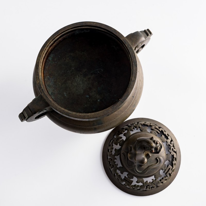 十八世紀 玉堂清玩款銅獅鈕熏爐 | A Chinese bronze lion-finial covered censer, 18th century - 图7
