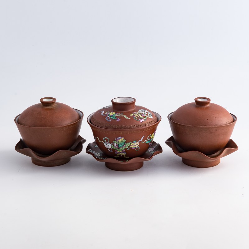 清代/民國 紫砂蓋碗三件 | Three Chinese Yixing zisha covered tea bowls, Qing dynasty/Republic period - 图2