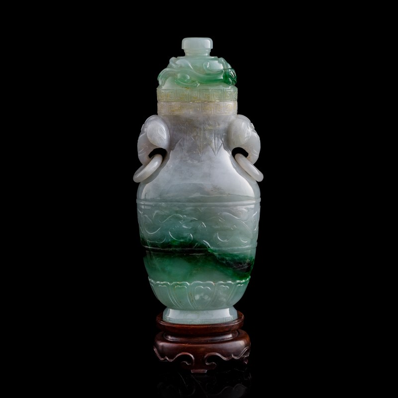 清代 翡翠環耳蓋瓶一對（附原配老錦盒及硬木座） | A pair of Chinese jadeite covered vases, Qing dynasty - 图5