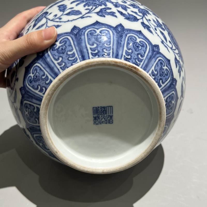 清道光 青花缠枝莲纹玉壶春瓶 - 图8