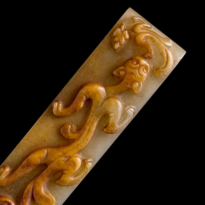 明代 玉雕螭龍劍飾 | A Chinese carved jade 'chilong' sword fitting, Ming dynasty - 图8