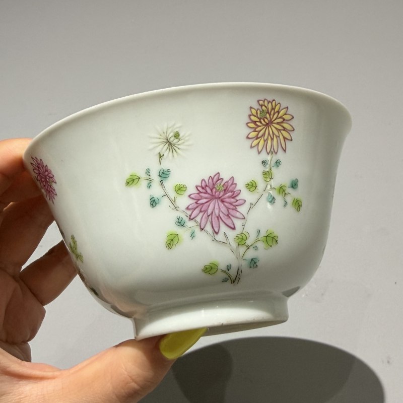 清道光 粉彩折枝花卉纹茶碗(带原木座) - 图7