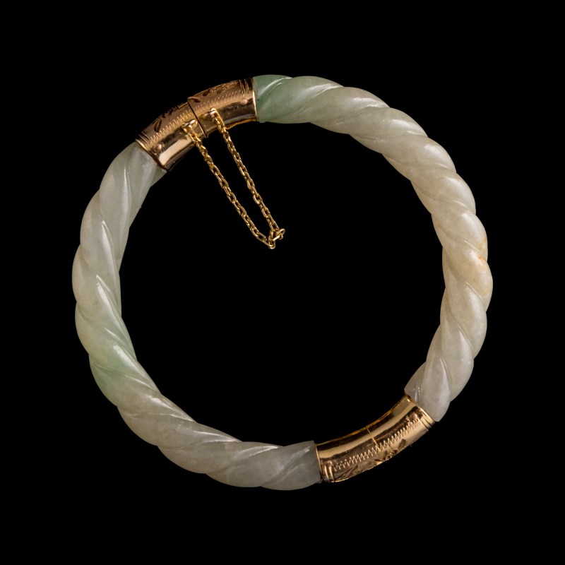 清代 翡翠絞絲手鐲 | A Chinese jadeite twisted bangle, Qing dynasty - 图1