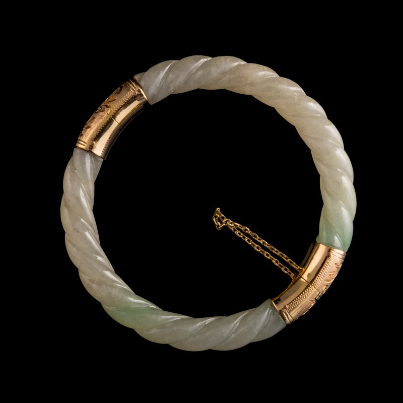 清代 翡翠絞絲手鐲 | A Chinese jadeite twisted bangle, Qing dynasty - 图2