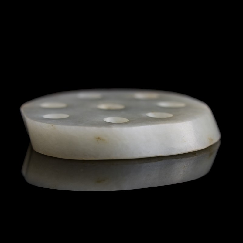 十九世紀早 白玉藕佩 | A Chinese white jade lotus-root pendant, early 19th century - 图4