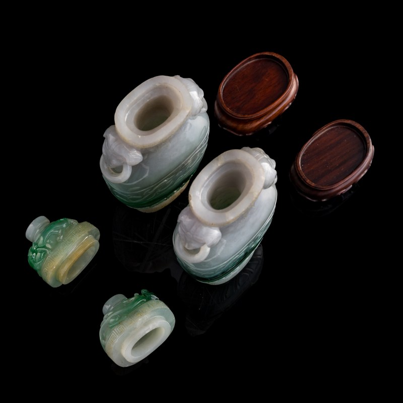 清代 翡翠環耳蓋瓶一對（附原配老錦盒及硬木座） | A pair of Chinese jadeite covered vases, Qing dynasty - 图8
