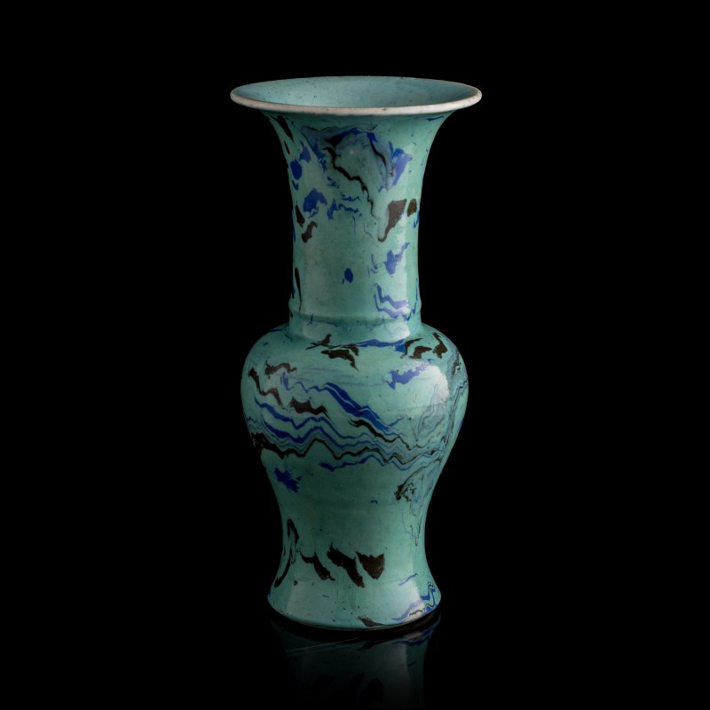 十九世紀早 仿石紋釉鳳尾尊（附發票掃描件） | A Chinese faux-marble-glazed phoenix-tail vase, early 19th century - 图1