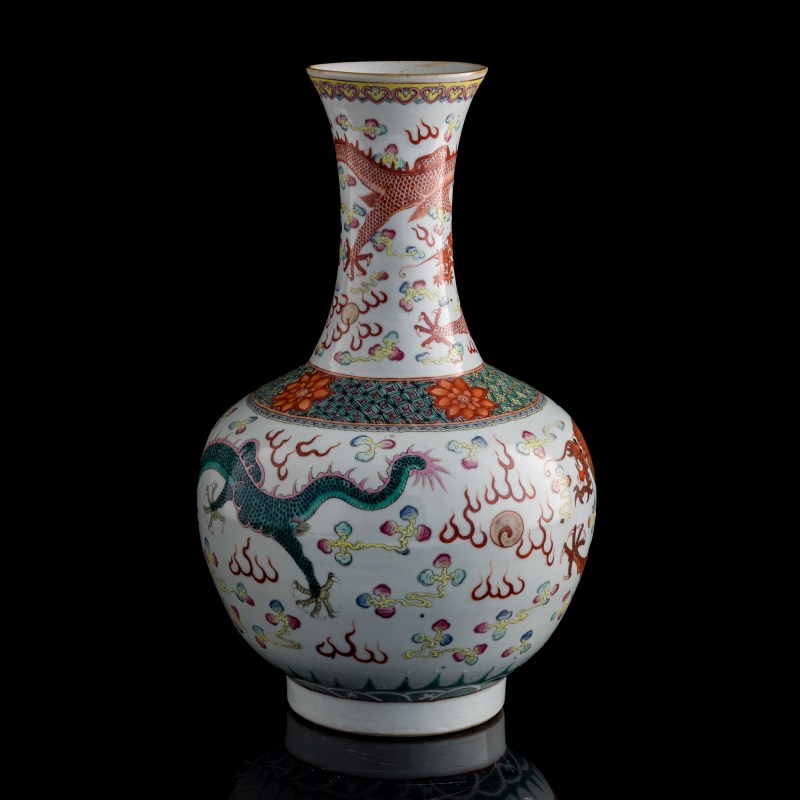 十九世紀晚 粉彩龍紋賞瓶 | A Chinese famille rose dragon vase, Late 19th century - 图4