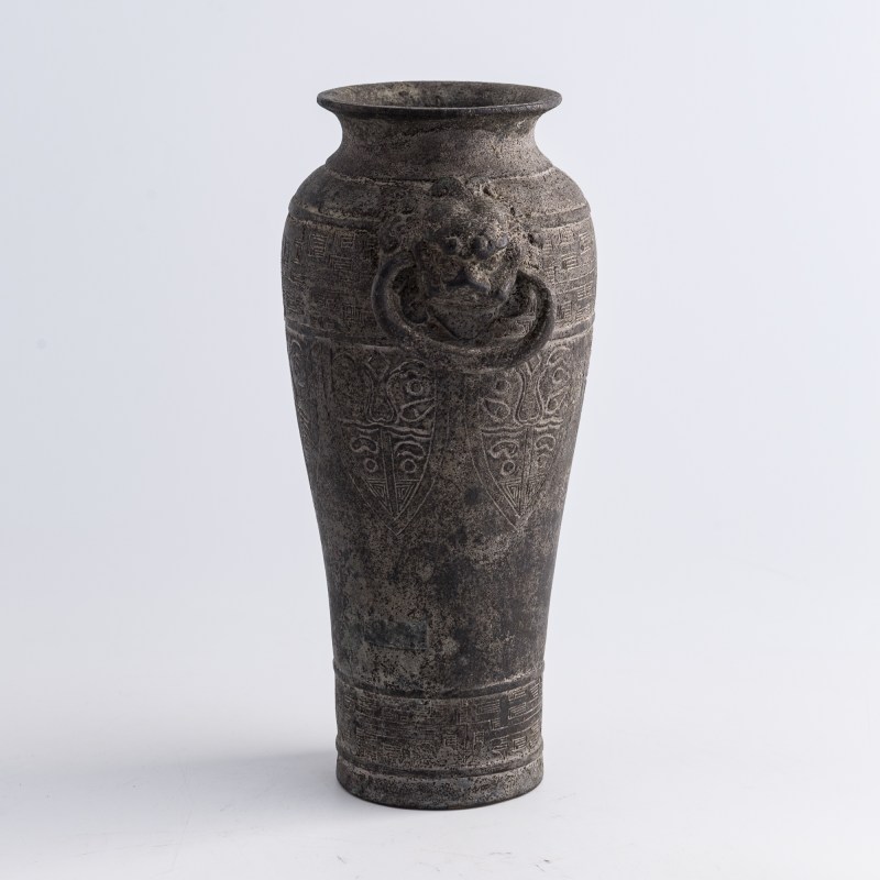 明代 銅鋪首尊 | A Chinese bronze zun vase with beast-mask handles, Ming dynasty - 图4