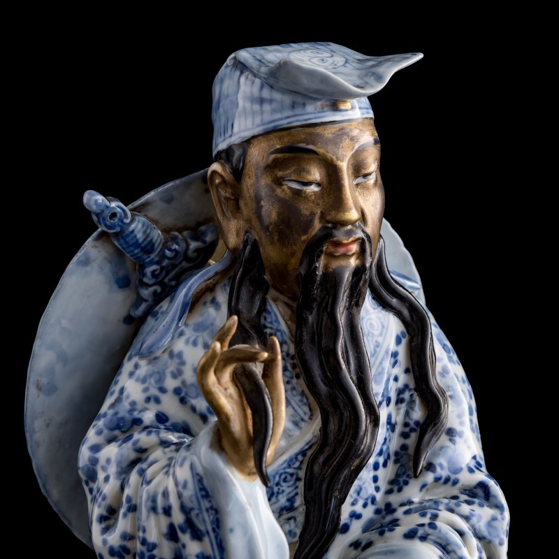 民國 青花瓷塑呂洞賓 | A Chinese blue and white figure of Lü Dongbin, Republic period - 图8