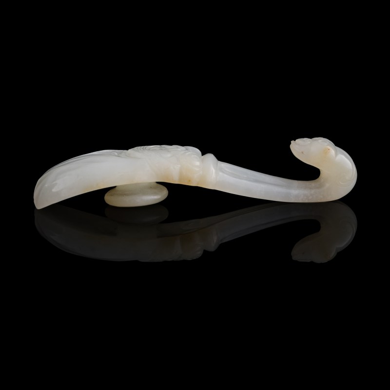 清乾隆 白玉蟬形龍勾（附木座） | A Chinese white jade cicada-form belt hook, Qianlong period, Qing dynasty - 图7