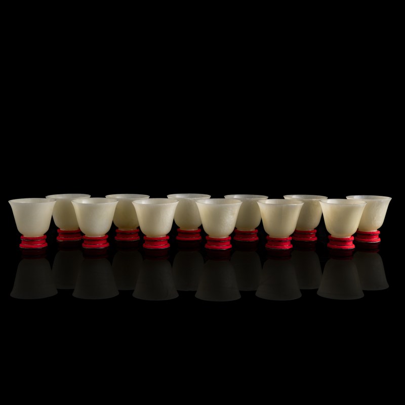 十九世紀 玉杯十二隻一套（附原配老錦盒） | A set of twelve Chinese jade cups, 19th century - 图2