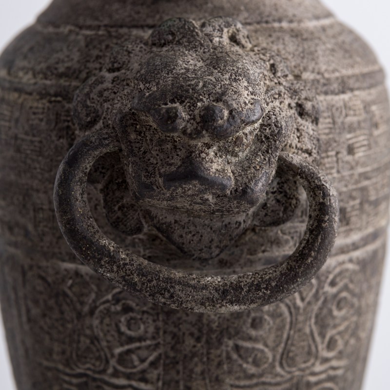 明代 銅鋪首尊 | A Chinese bronze zun vase with beast-mask handles, Ming dynasty - 图5