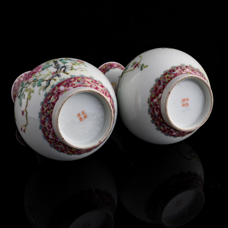民國 粉彩花鳥賞瓶一對（附硬木座） | A pair of Chinese famille rose 'birds and flowers' shangping vases, Republic period - 图7