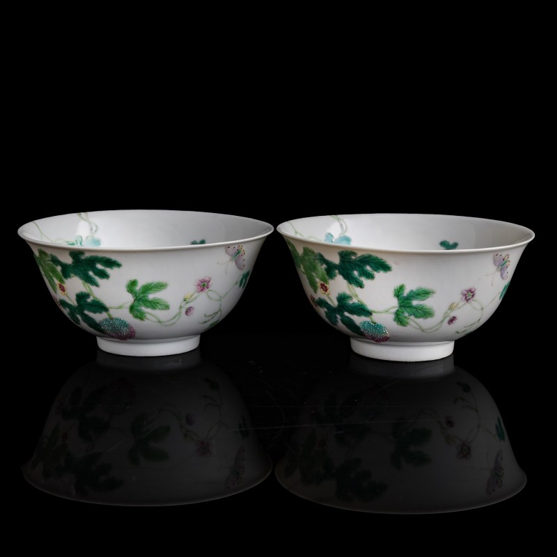 清道光 樂古堂制粉彩癩瓜紋碗一對（附錦盒） | A pair of Chinese famille rose 'melon' bowls, Daoguang period, Qing dynasty - 图2
