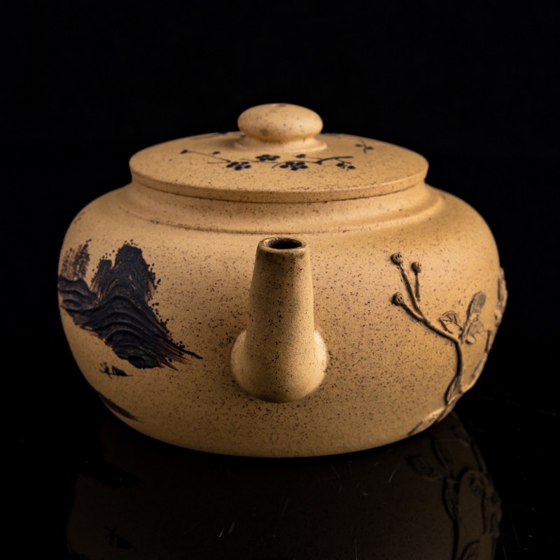 清代 阿曼陀室、彭年款段泥加彩山水壺 | A Chinese enameled Duanni 'landscape' teapot, Qing dynasty - 图2