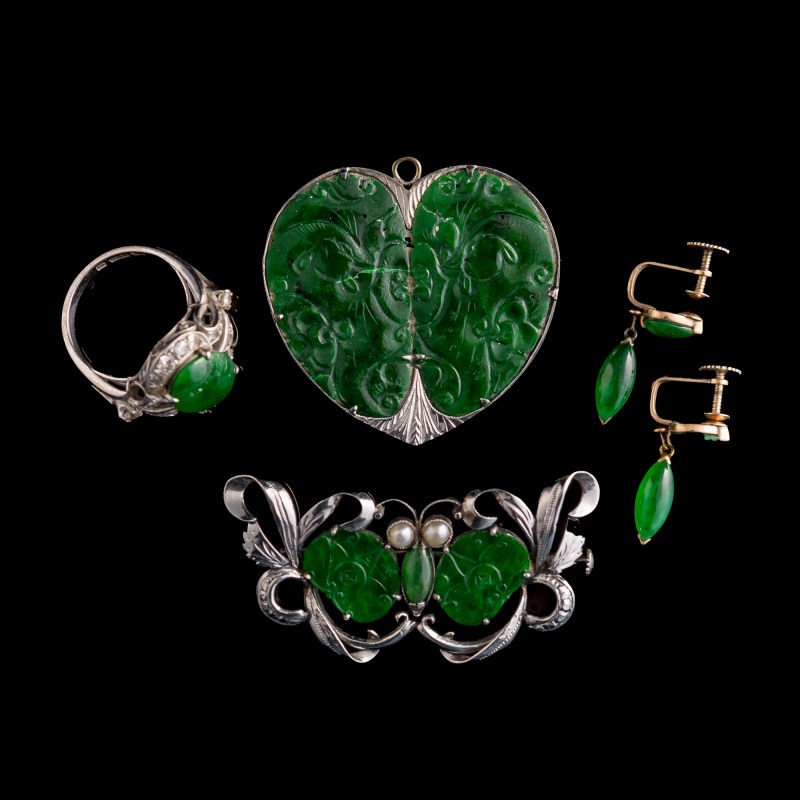 清代/民國 翡翠首飾五件 | Five Chinese jadeite jewelry items, Qing dynasty/Republic period