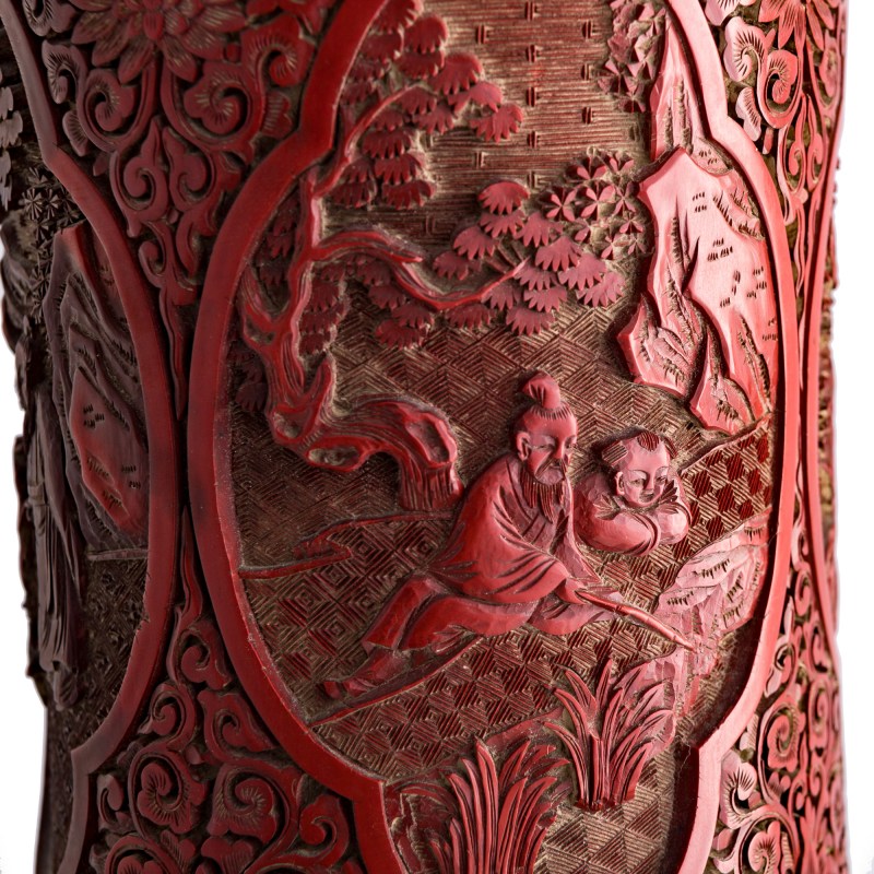 十九世紀早 剔紅嬰戲圖天球瓶 | A Chinese cinnabar 'children playing' tianqiu vase, early 19th century - 图11