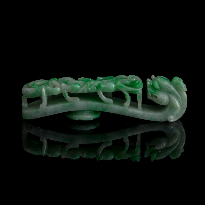 清代 翡翠龍勾 | A Chinese jadeite dragon belt hook, Qing dynasty - 图5