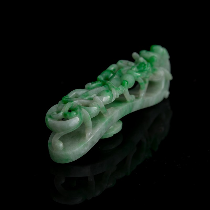 清代 翡翠龍勾 | A Chinese jadeite dragon belt hook, Qing dynasty - 图6