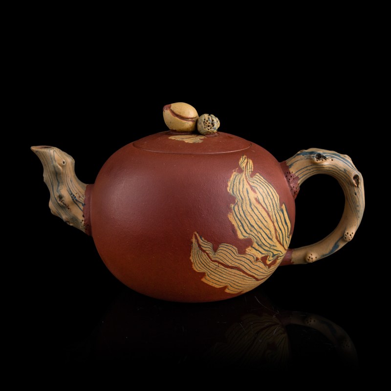 呂堯臣 紫砂壺 | A Chinese Yixing teapot, by Lü Yaochen (b. 1941)