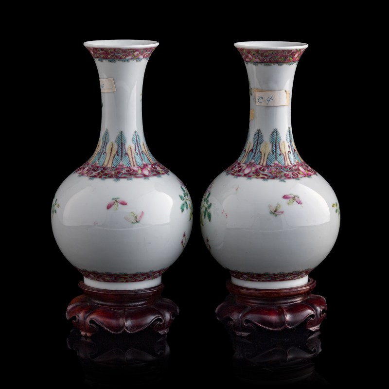 民國 粉彩花鳥賞瓶一對（附硬木座） | A pair of Chinese famille rose 'birds and flowers' shangping vases, Republic period - 图3