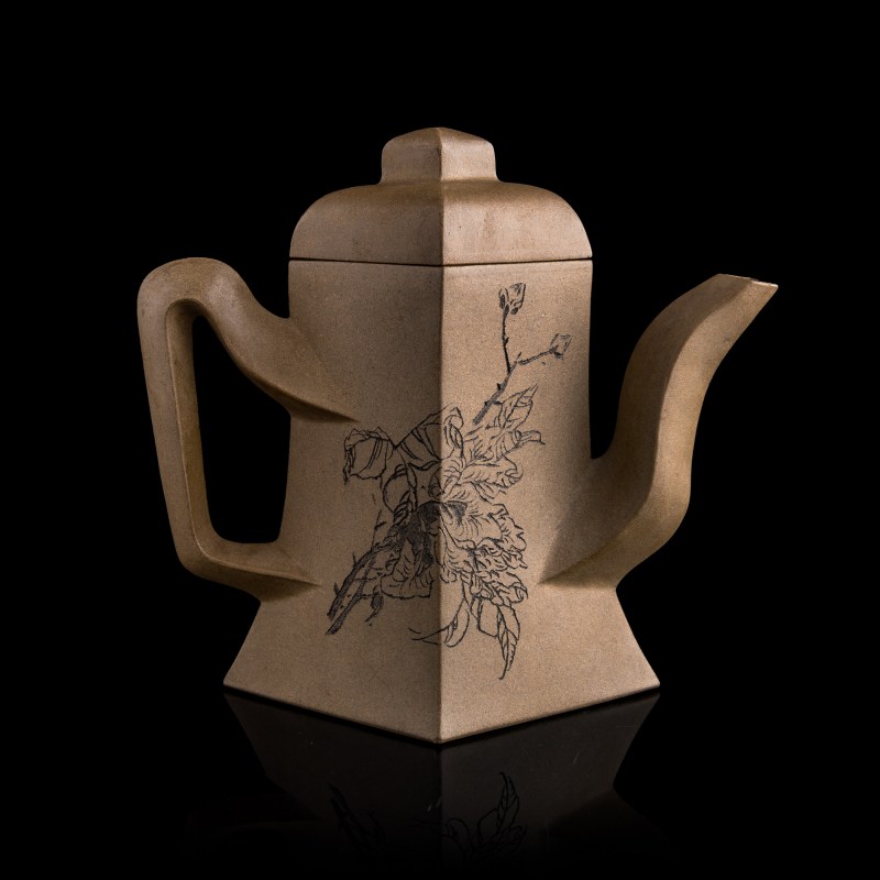 民國 鐵畫軒制蓮生款段泥詩文菱形壺 | A Chinese Duanni diamond-form inscribed teapot, carved by Liansheng, Republic period