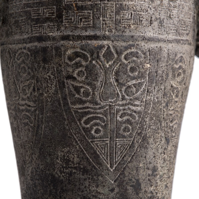 明代 銅鋪首尊 | A Chinese bronze zun vase with beast-mask handles, Ming dynasty - 图6