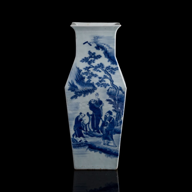 十九世紀早 青花八仙人物方瓶 | A Chinese blue and white 'Eight Immortals' vase, early 19th century - 图2