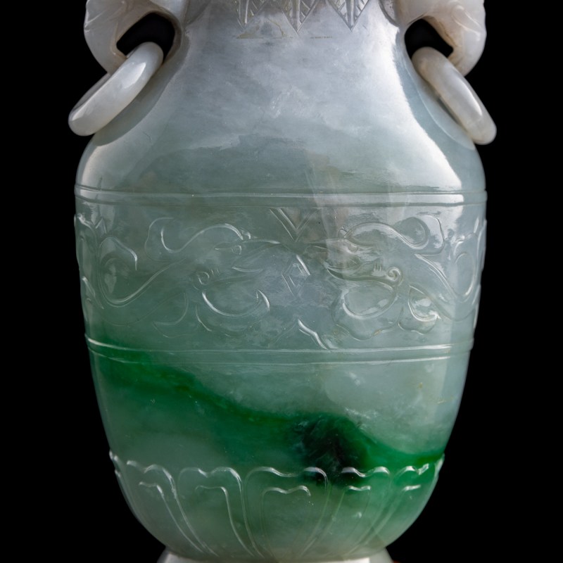 清代 翡翠環耳蓋瓶一對（附原配老錦盒及硬木座） | A pair of Chinese jadeite covered vases, Qing dynasty - 图13