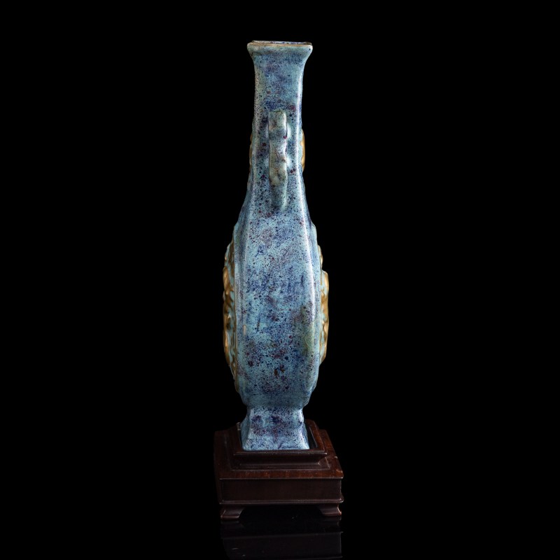 十九世紀早 古銅彩螭龍紋瓶（附木座） | A Chinese archaistic bronze-glazed 'chilong' vase, early 19th century - 图5