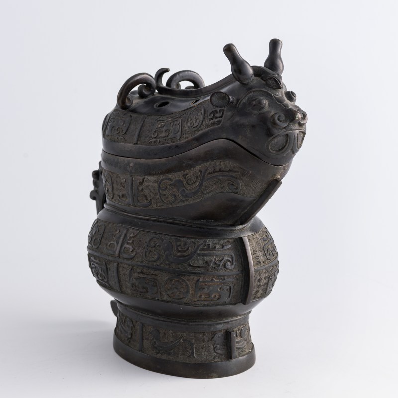 明代 銅饕鬄紋觥 | A Chinese bronze taotie-decorated gong vessel, Ming dynasty - 图2