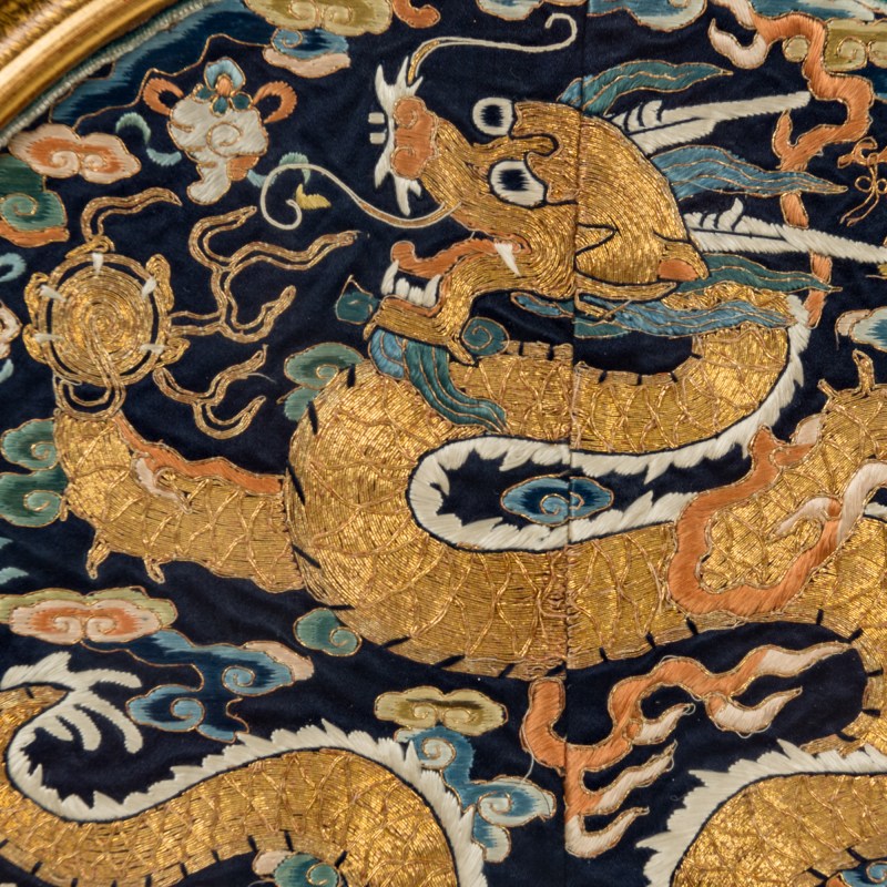 十九世紀早 刺綉龍紋補子 | A Chinese embroidered dragon rank badge, early 19th century - 图3