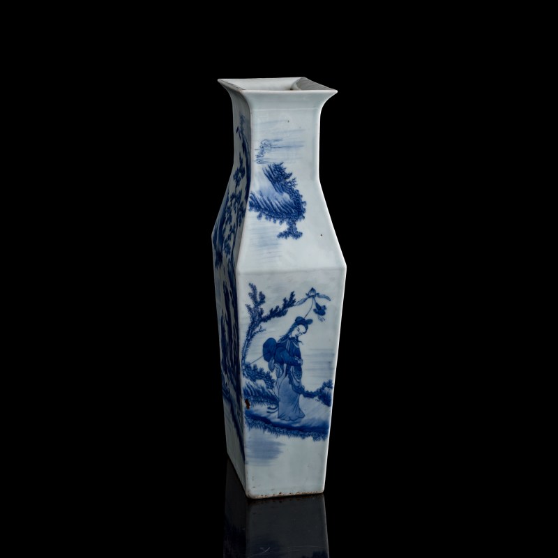 十九世紀早 青花八仙人物方瓶 | A Chinese blue and white 'Eight Immortals' vase, early 19th century - 图3