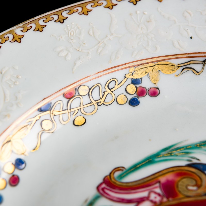 十八世紀 外銷粉彩紋章瓷盤 | A Chinese export famille rose armorial plate, 18th century - 图7