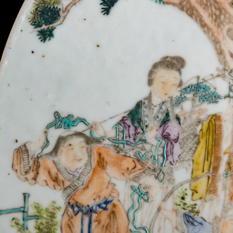 十九世紀晚 淺絳彩群仙祝壽圓板 | A Chinese Qianjiang-enameled porcelain plaque, late 19th century - 图3