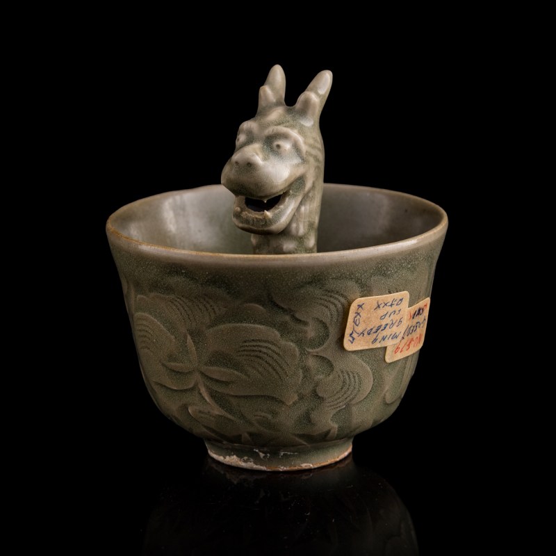 宋代/元代 耀州窑劃花公道杯 | A Chinese carved Yaozhou celadon Gongdao cup, Song/Yuan dynasty - 图4