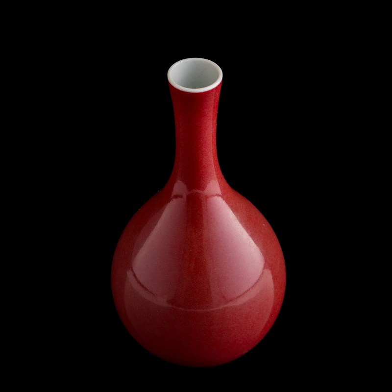 清代 祭紅釉膽瓶 | A Chinese sacrificial-red-glazed danping vase, Qing dynasty - 图4
