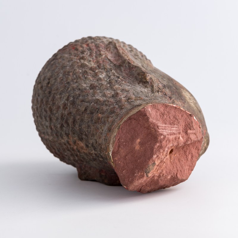 唐代或更早 石雕佛頭（附座） | A Chinese carved stone Buddha head, Tang dynasty or earlier - 图8