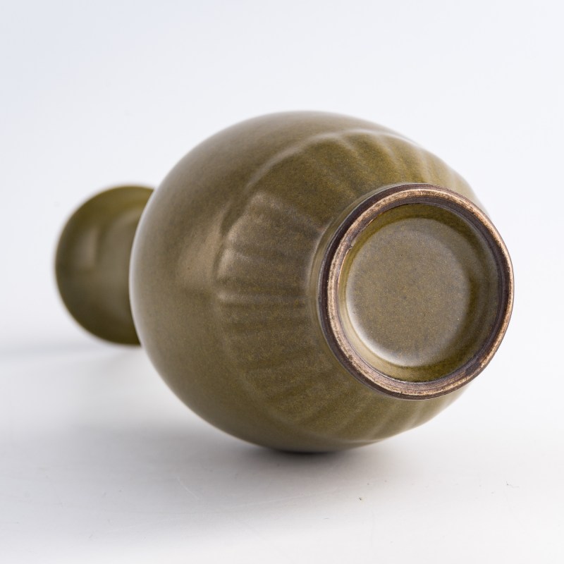 清代 茶葉沫長頸瓶 | A Chinese teadust-glazed bottle vase, Qing dynasty - 图7