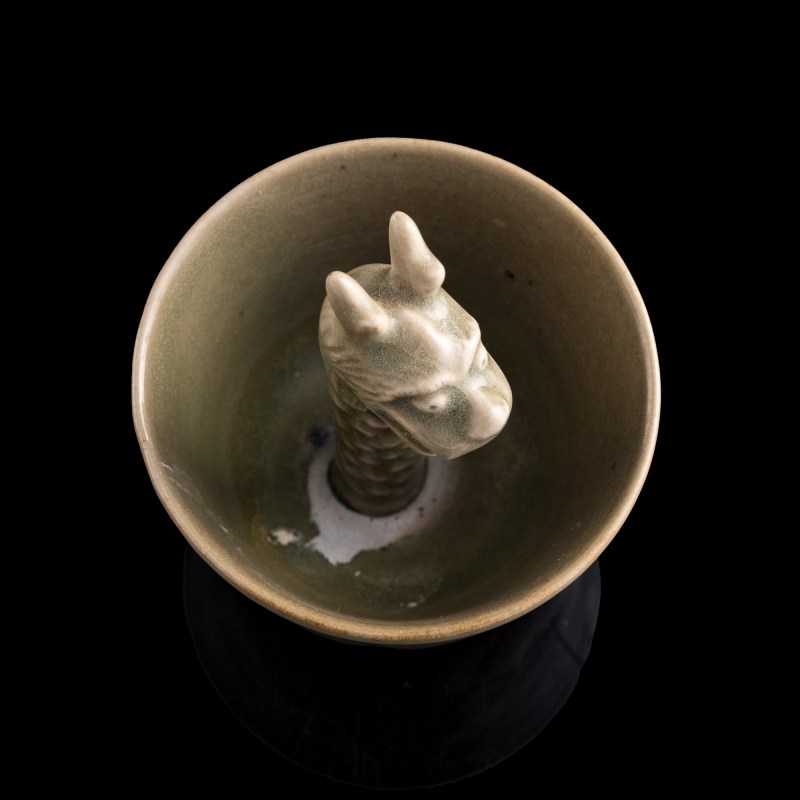 宋代/元代 耀州窑劃花公道杯 | A Chinese carved Yaozhou celadon Gongdao cup, Song/Yuan dynasty - 图7