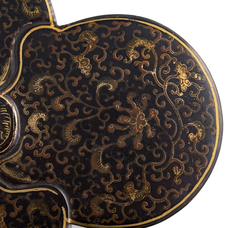 清乾隆 黑漆描金海棠形蓋盒 | A Chinese gilt-lacquer quatrefoil lidded box, Qianlong period, Qing dynasty - 图8
