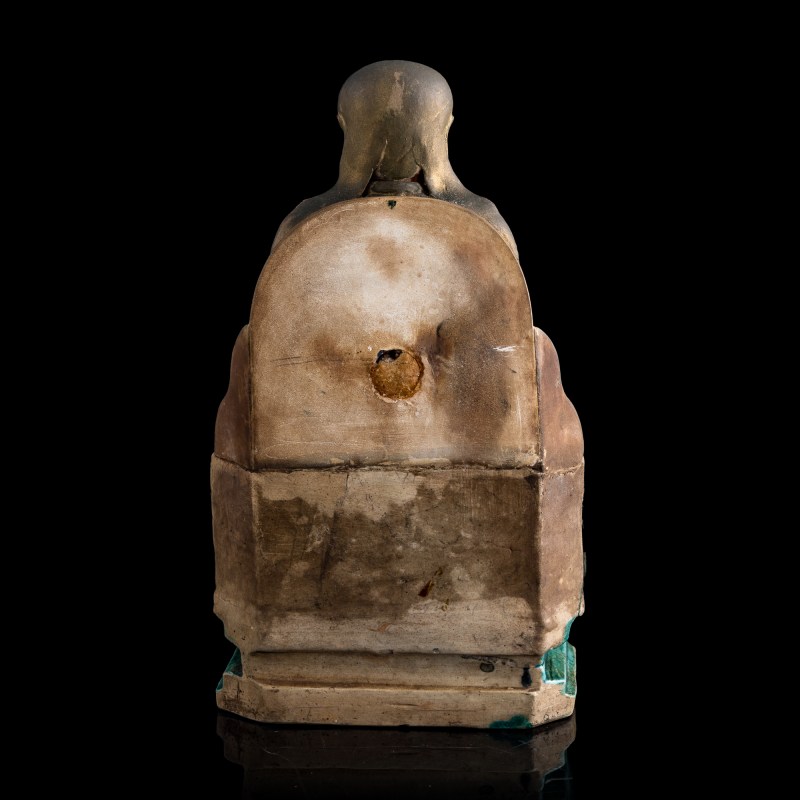 明代 素三彩真武大帝像 | A Chinese sancai-glazed porcelain figure of Zhenwu, Ming dynasty - 图4