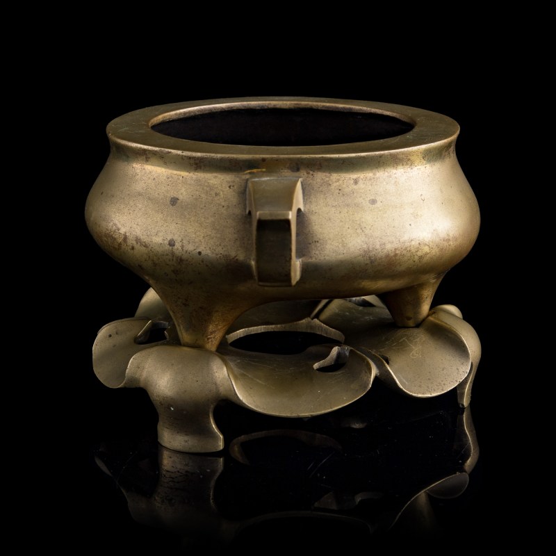 十九世紀 銅押經爐（附原配銅座） | A Chinese bronze 'yajing' censer, 19th century - 图4